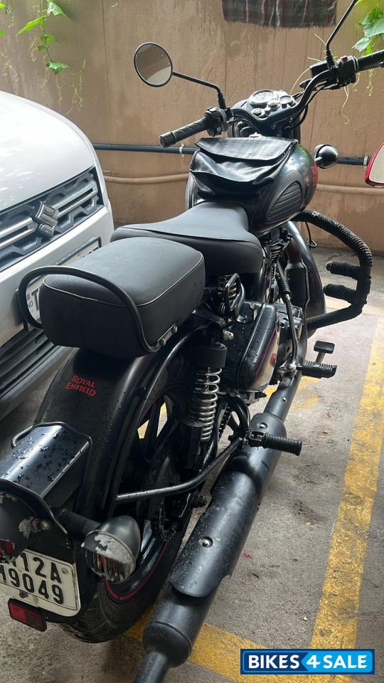 Stealth Black Royal Enfield Classic 350 Dual Channel BS6