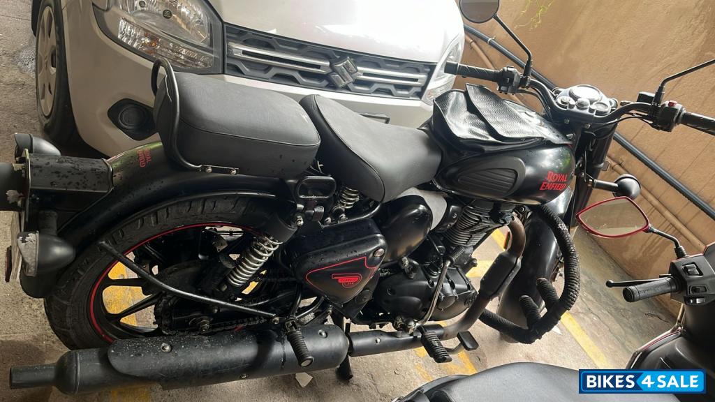 Stealth Black Royal Enfield Classic 350 Dual Channel BS6