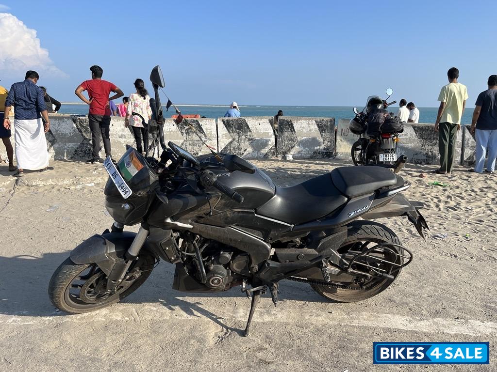 Black Bajaj Dominar 400