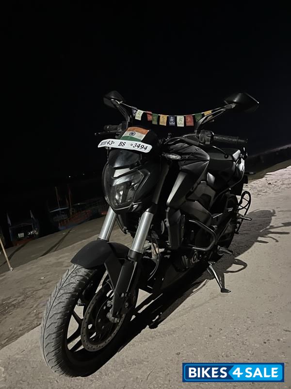 Black Bajaj Dominar 400
