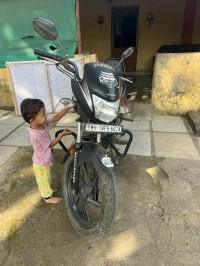 Black Honda Dream Yuga