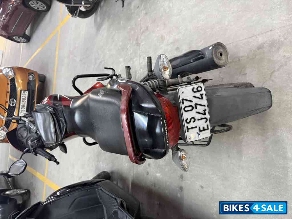 Red Honda Shine 125 Drum