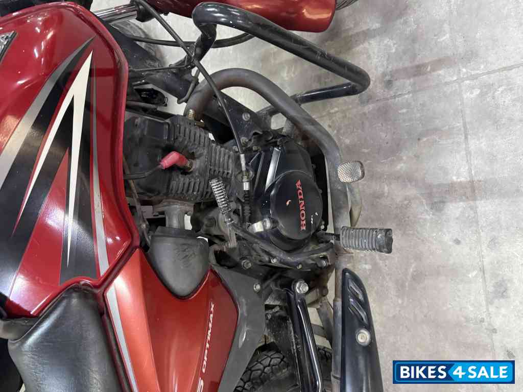 Red Honda Shine 125 Drum