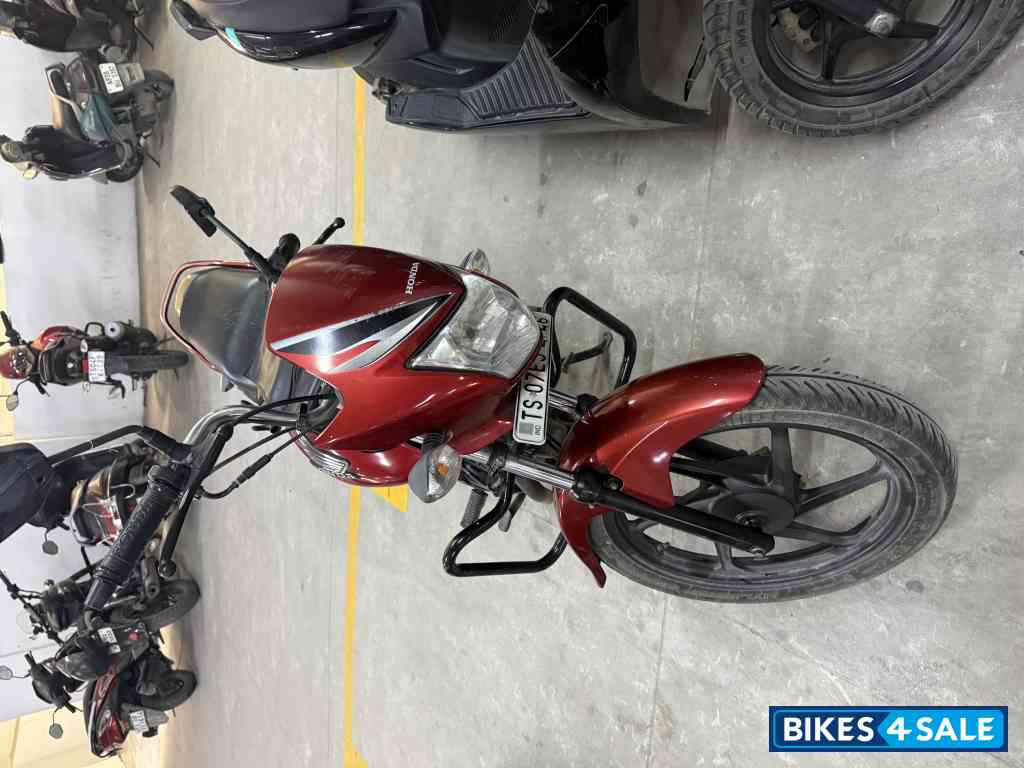 Red Honda Shine 125 Drum