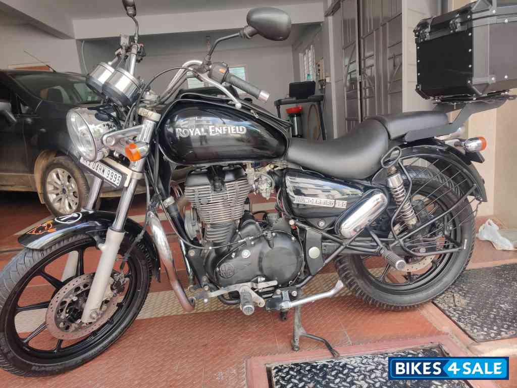 Black Royal Enfield Thunderbird TwinSpark 350