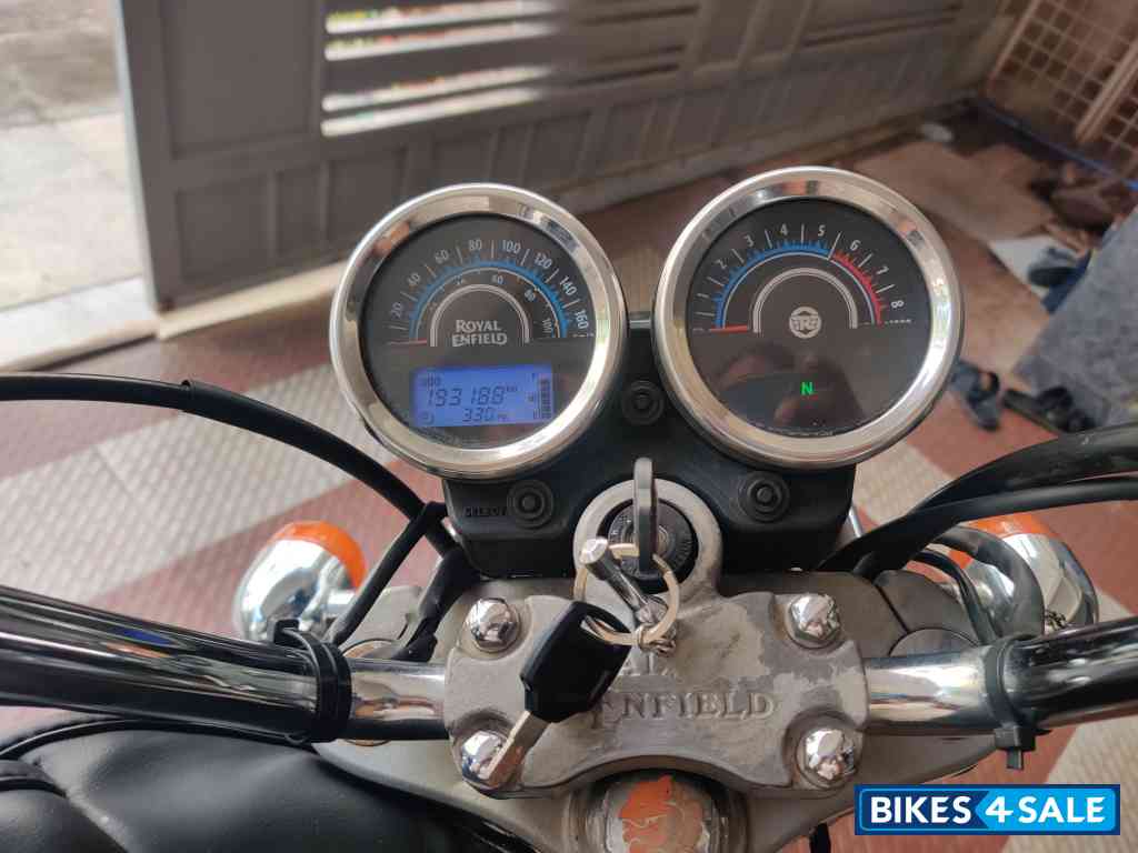 Black Royal Enfield Thunderbird TwinSpark 350