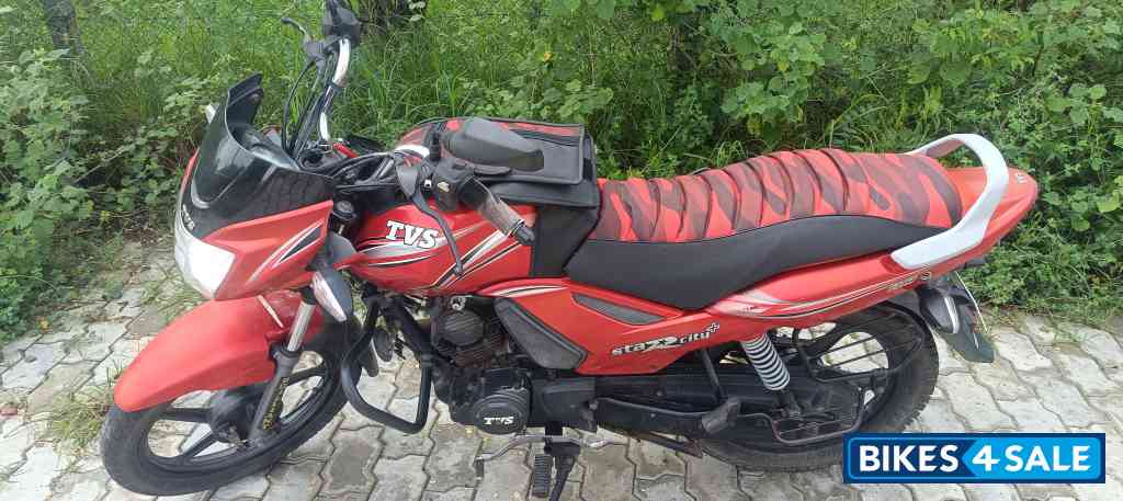 Red TVS Star City Plus