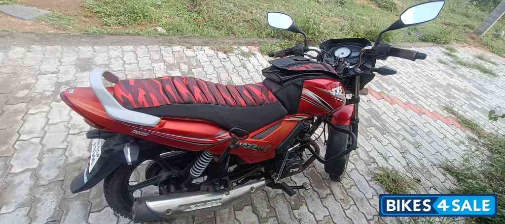 Red TVS Star City Plus