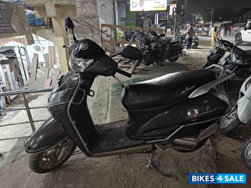 Crust Metallic Honda Activa 125 Crust Metallic Honda Activa 125
