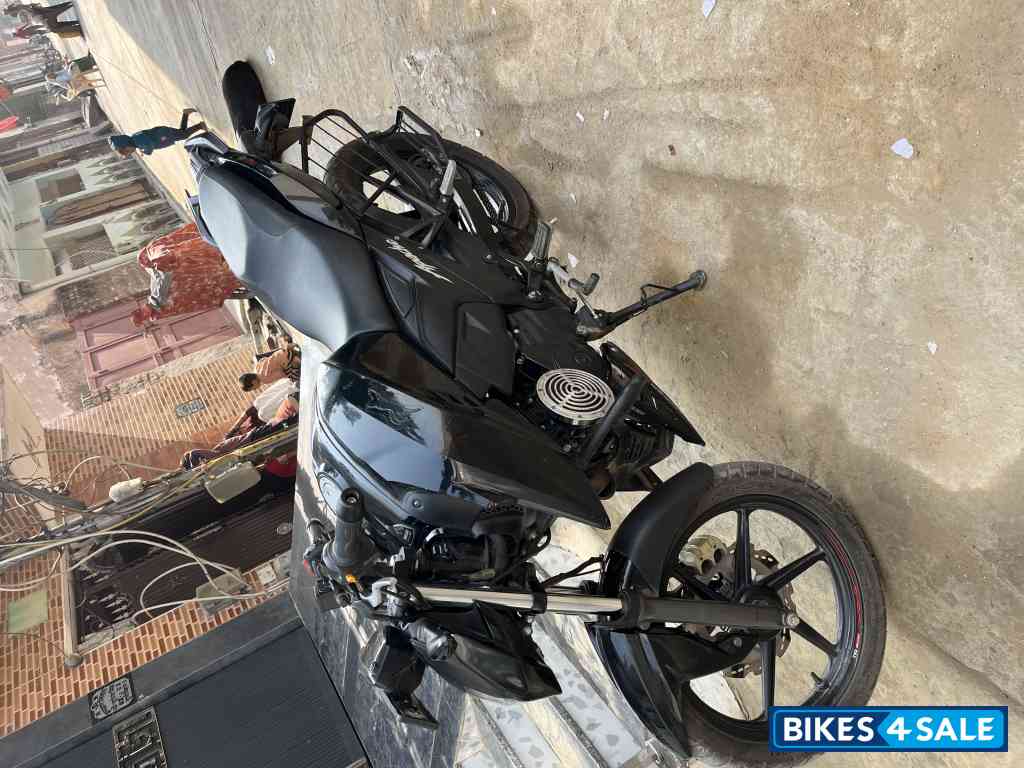 TVS Apache RTR 160 4V Black Edition