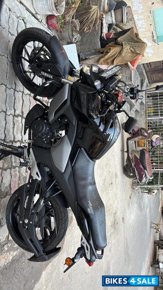 Black Yamaha FZ-S FI V3