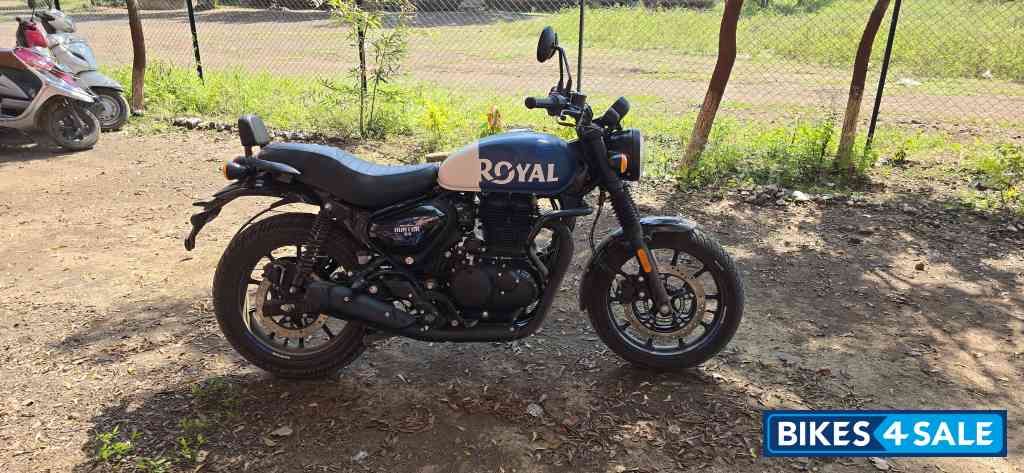 Rebel Blue Royal Enfield Hunter 350 2025
