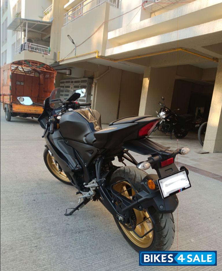 Dark Knight Yamaha R15 V4