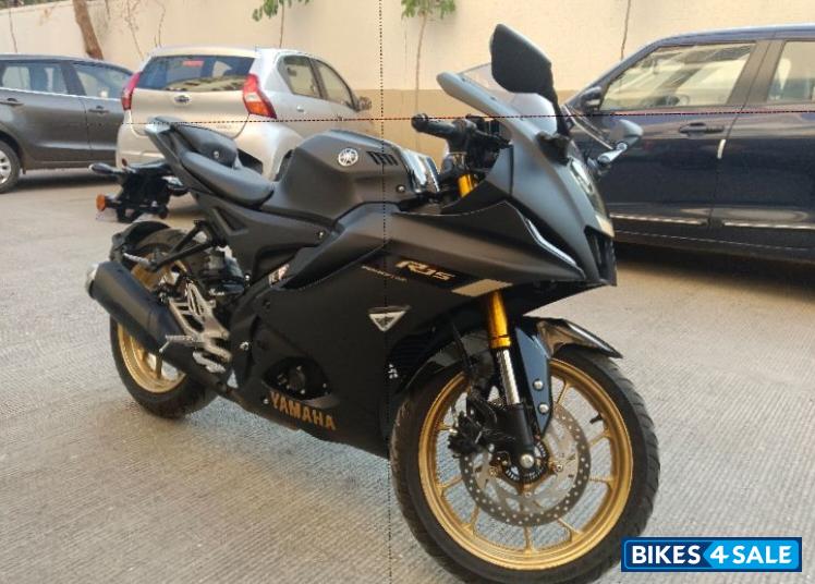 Dark Knight Yamaha R15 V4