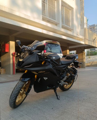 Dark Knight Yamaha R15 V4
