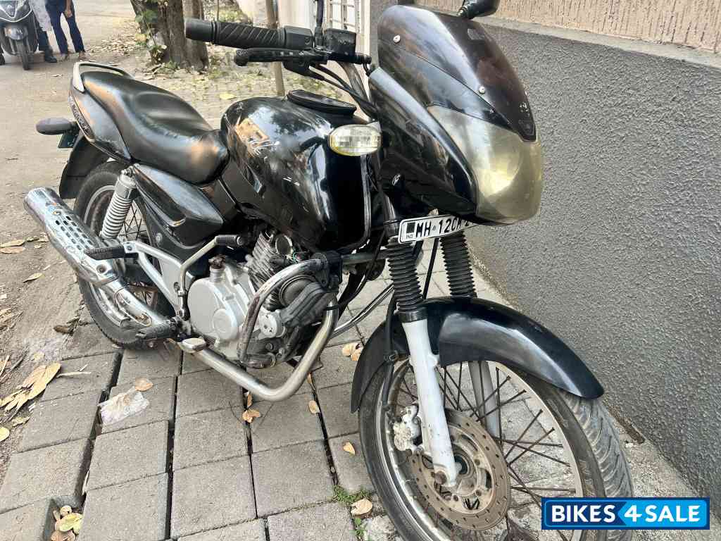 Ebony Black Bajaj Pulsar 150 DTSi