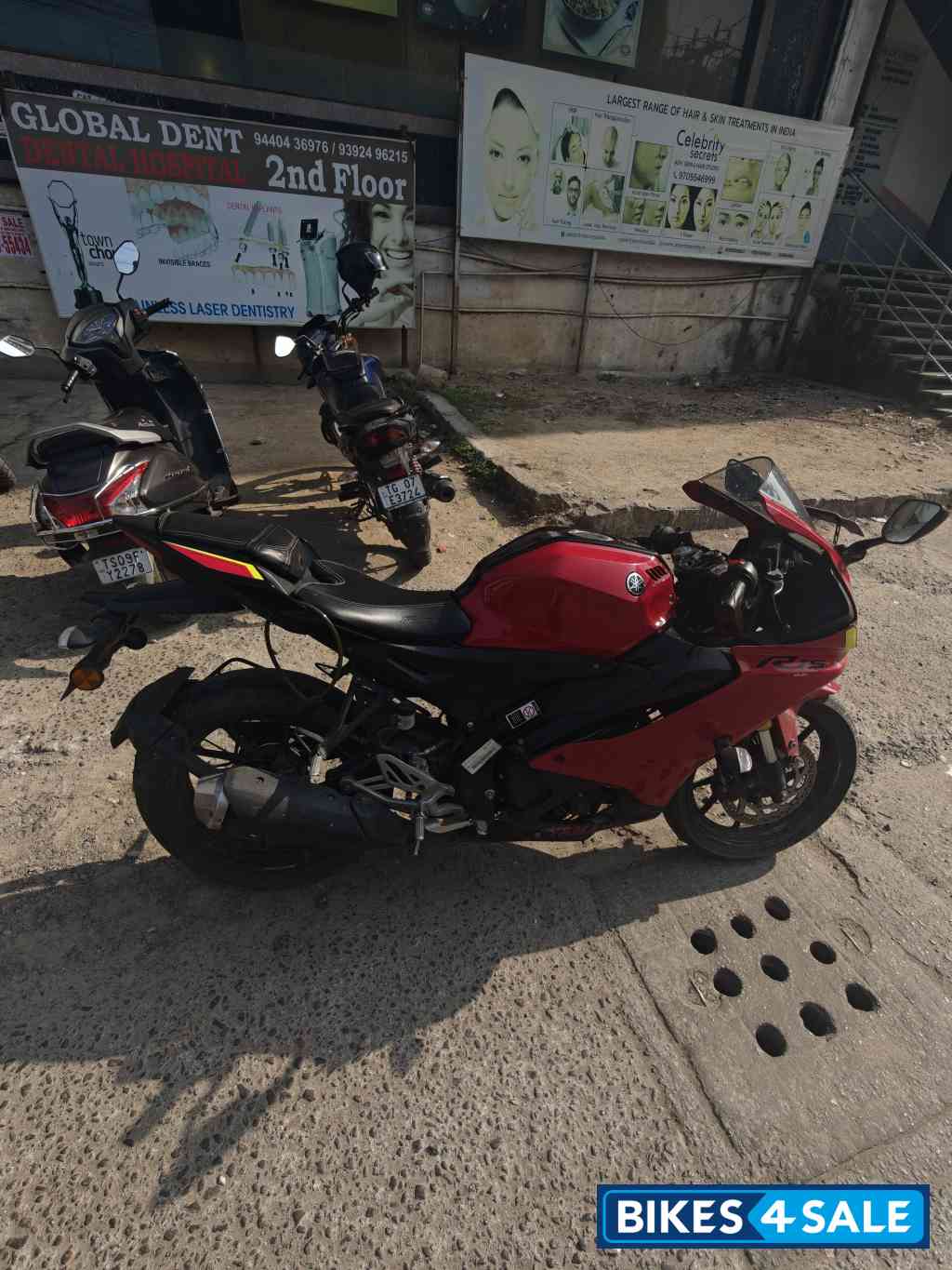 Metallic Red Yamaha R15 V4 Metallic Red Yamaha R15 V4