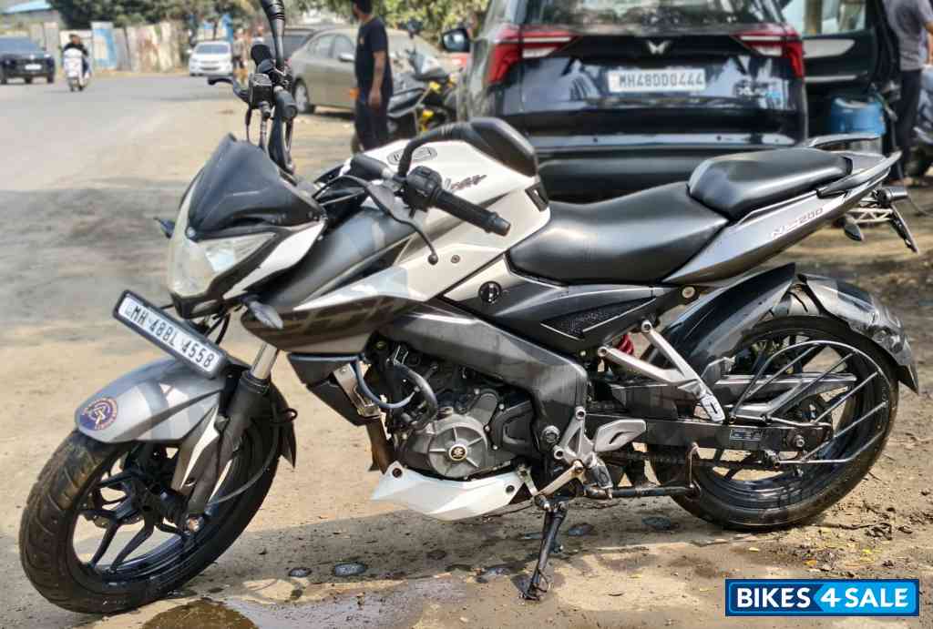 Bajaj Pulsar NS200