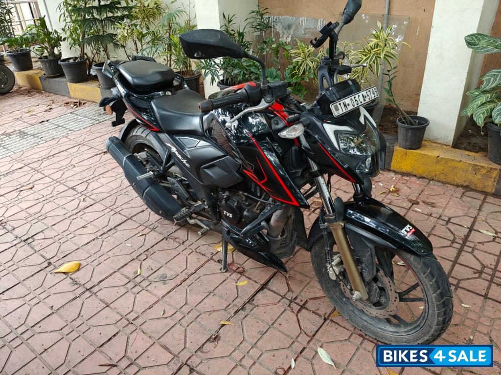Black With Red Stripe TVS Apache RTR 200 4V 2020