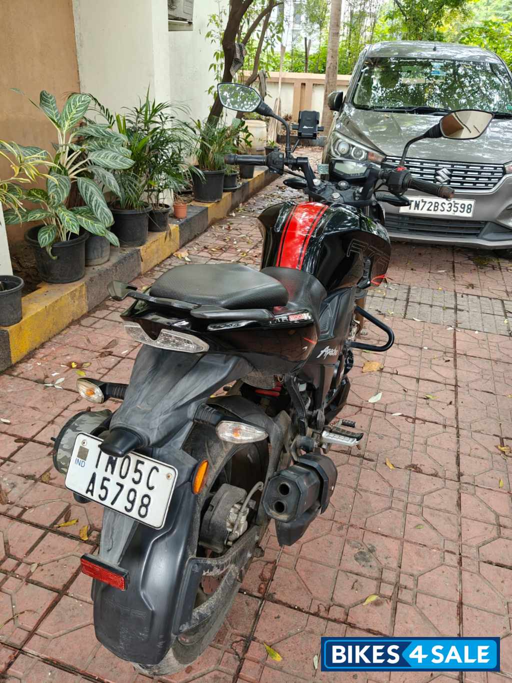 Black With Red Stripe TVS Apache RTR 200 4V 2020