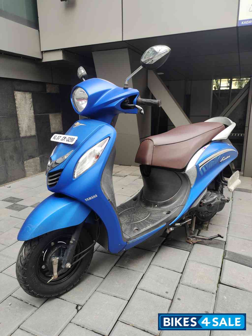 Blue Yamaha Fascino