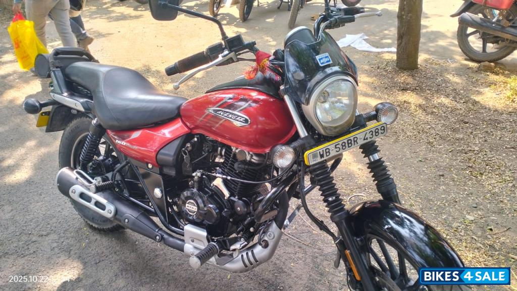 Red-black Bajaj Avenger Street 160 BS6 Red-black Bajaj Avenger Street 160 BS6