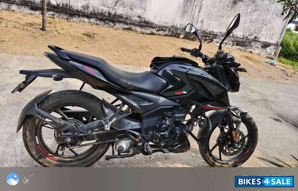 Black Bajaj Pulsar N150