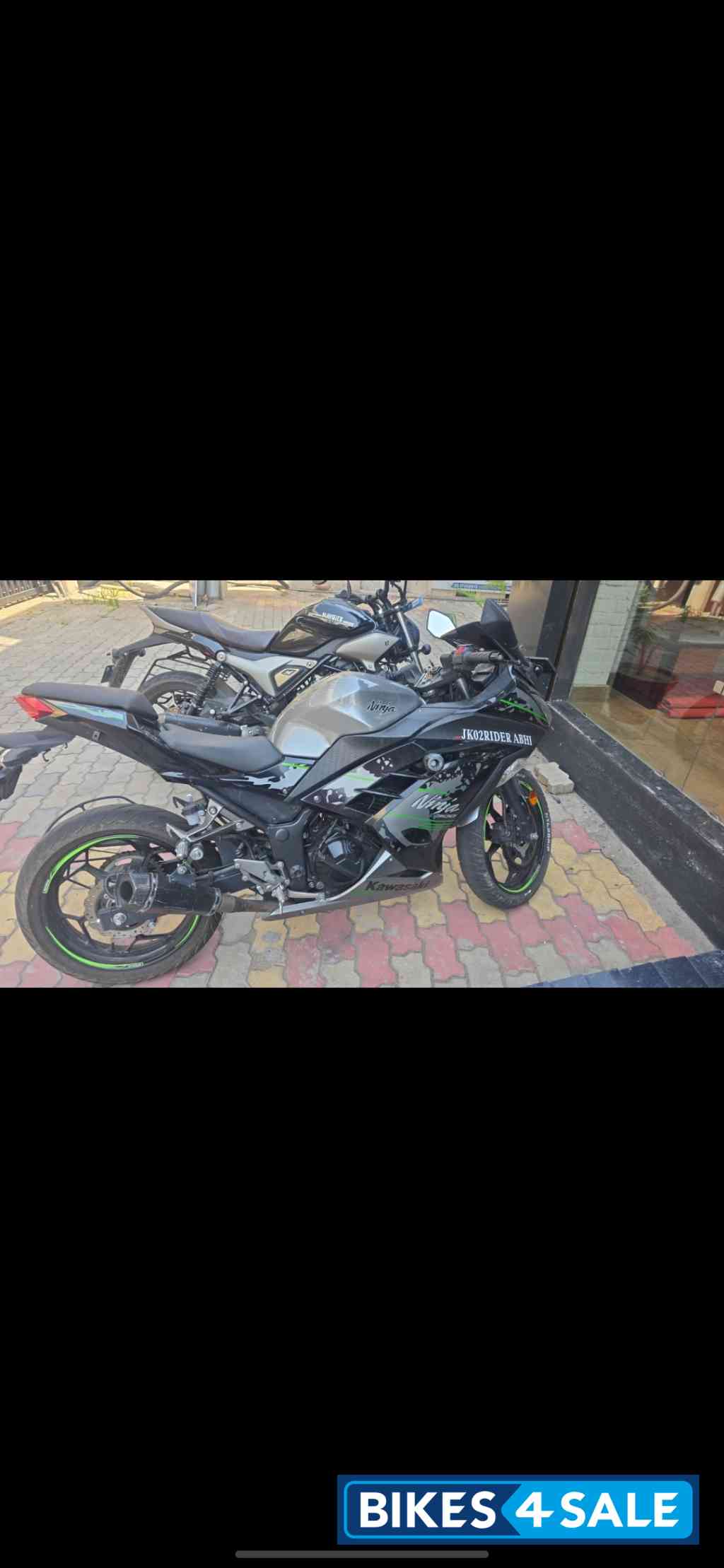 Kawasaki Ninja 300 BS6