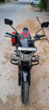 Bajaj V15