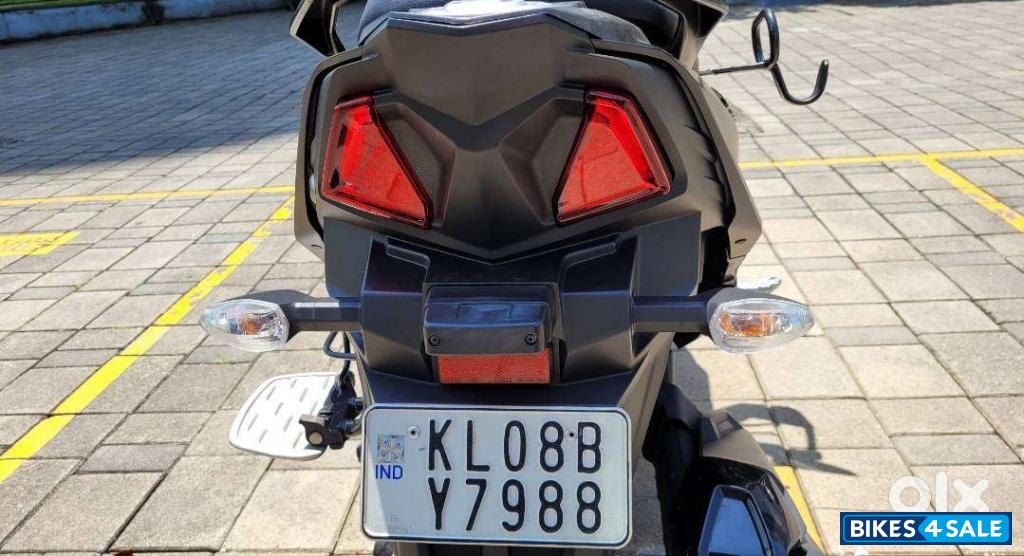 Black Suzuki Avenis 125 Ride Connect Edition
