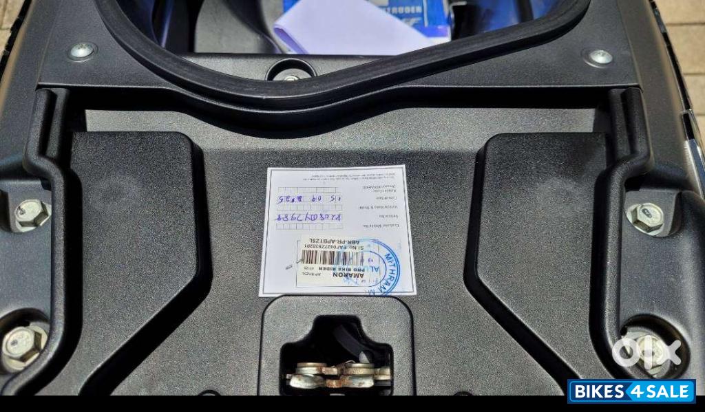 Black Suzuki Avenis 125 Ride Connect Edition