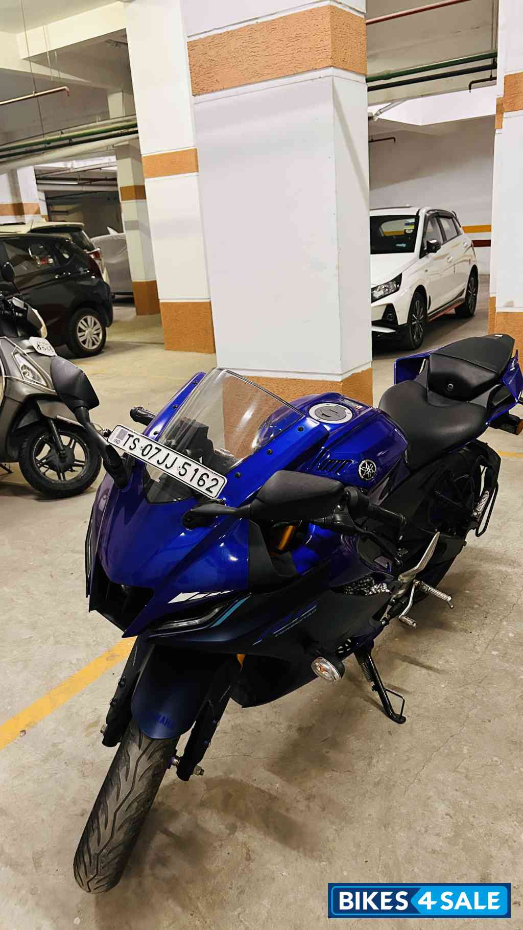 Yamaha R15 V4