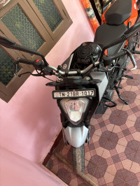 Silver Metallic Matt KTM Duke 200 2022