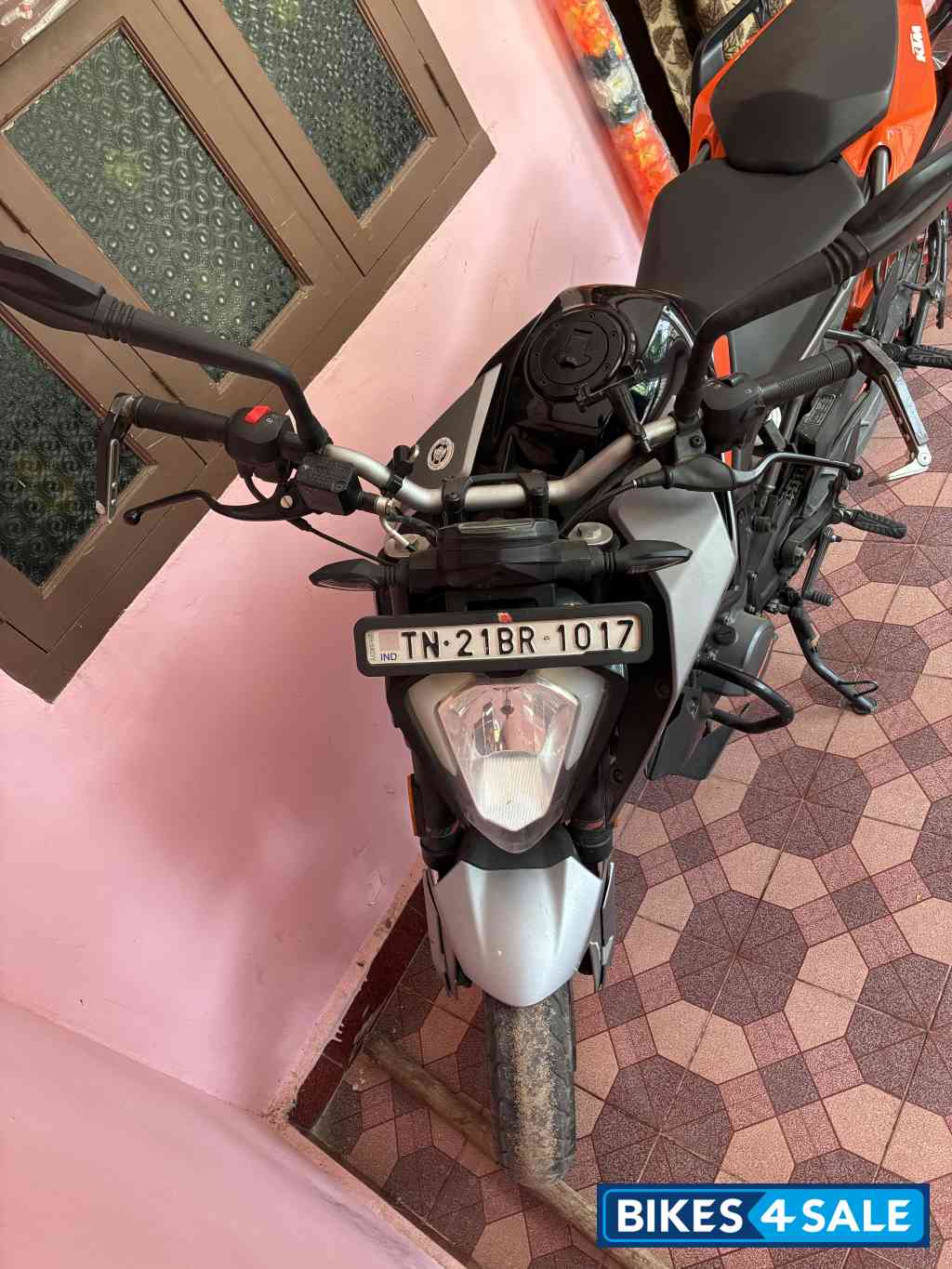 Silver Metallic Matt KTM Duke 200 2022