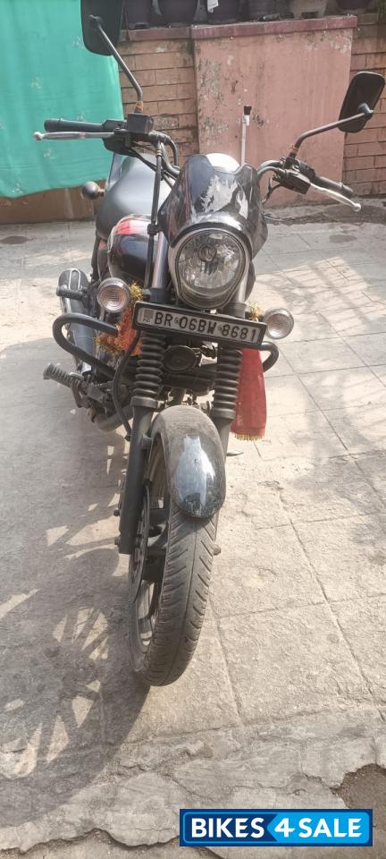 Matte Black Bajaj Avenger Street 220