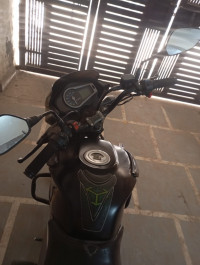 Grey Hero Glamour 125 Disc