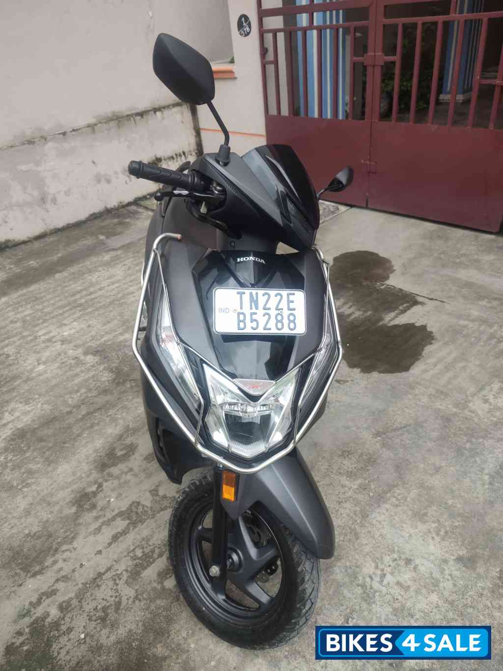 Gray Honda Dio 125 Smart