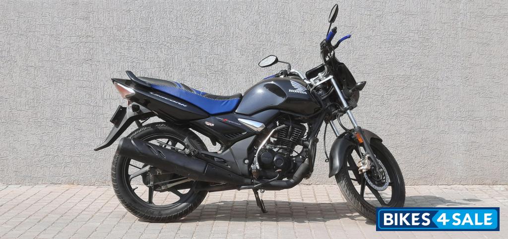 Pearl Igneous Black Honda Unicorn 160 BS6