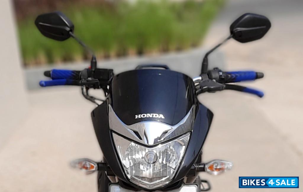 Pearl Igneous Black Honda Unicorn 160 BS6