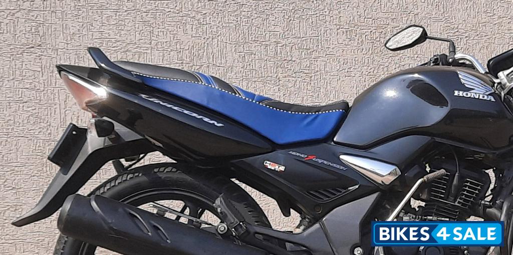 Pearl Igneous Black Honda Unicorn 160 BS6