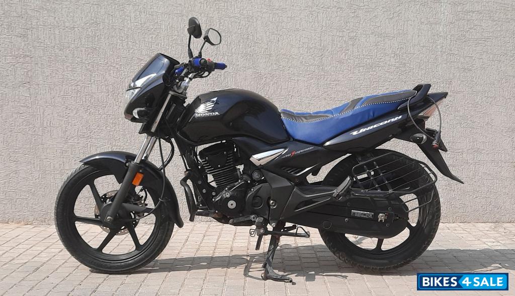 Pearl Igneous Black Honda Unicorn 160 BS6