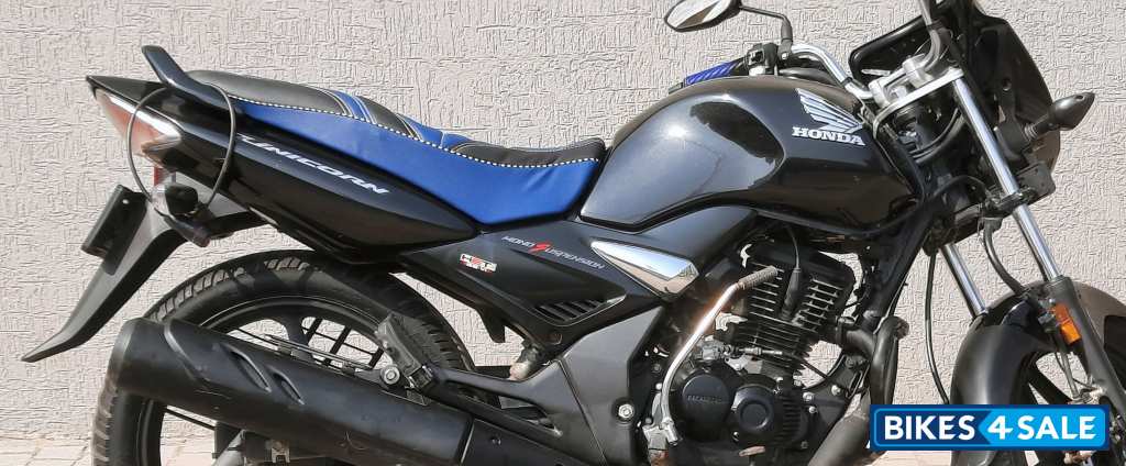 Pearl Igneous Black Honda Unicorn 160 BS6