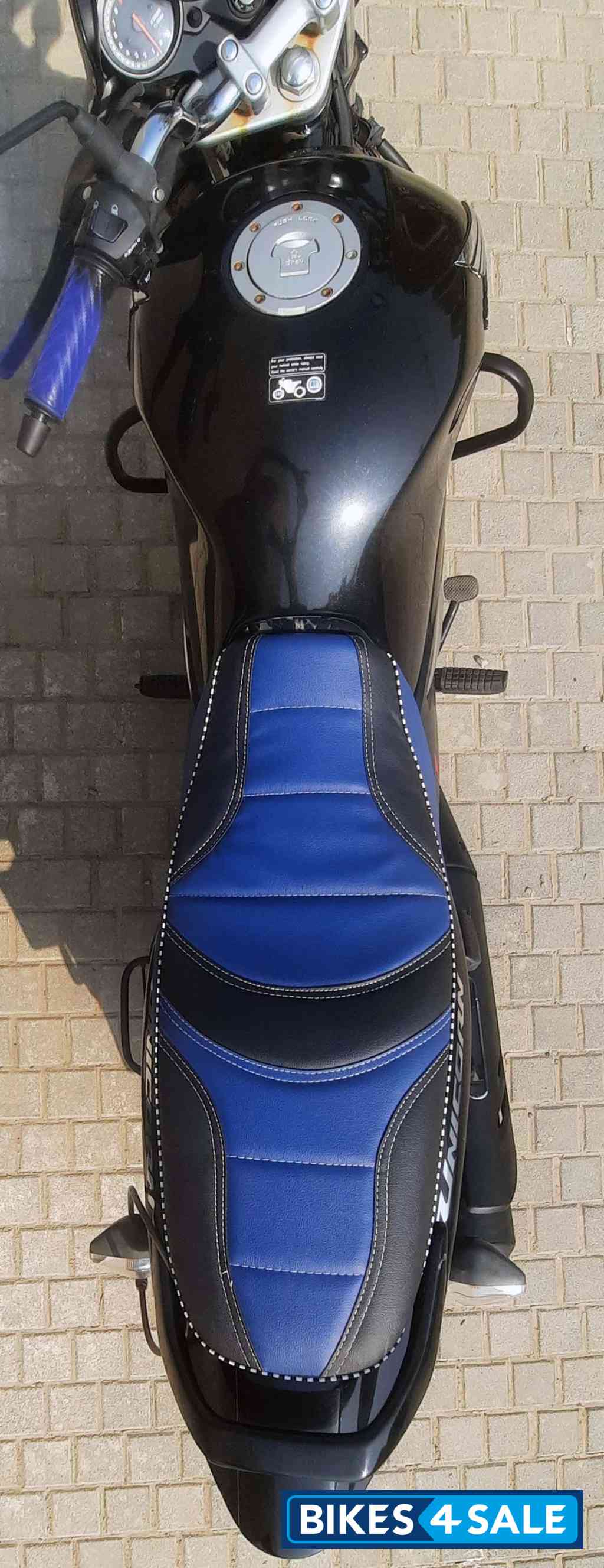 Pearl Igneous Black Honda Unicorn 160 BS6