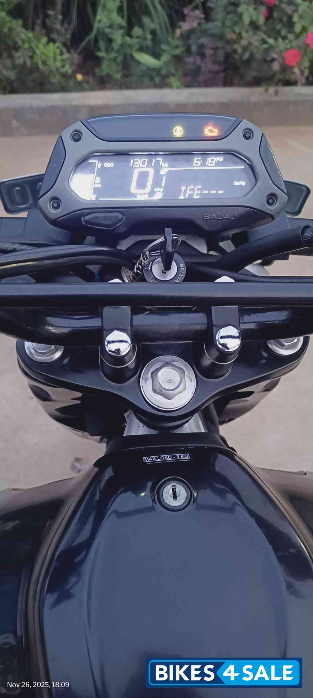 Black Silver Dual Tone Bajaj Freedom 125 NG04 Disc LED