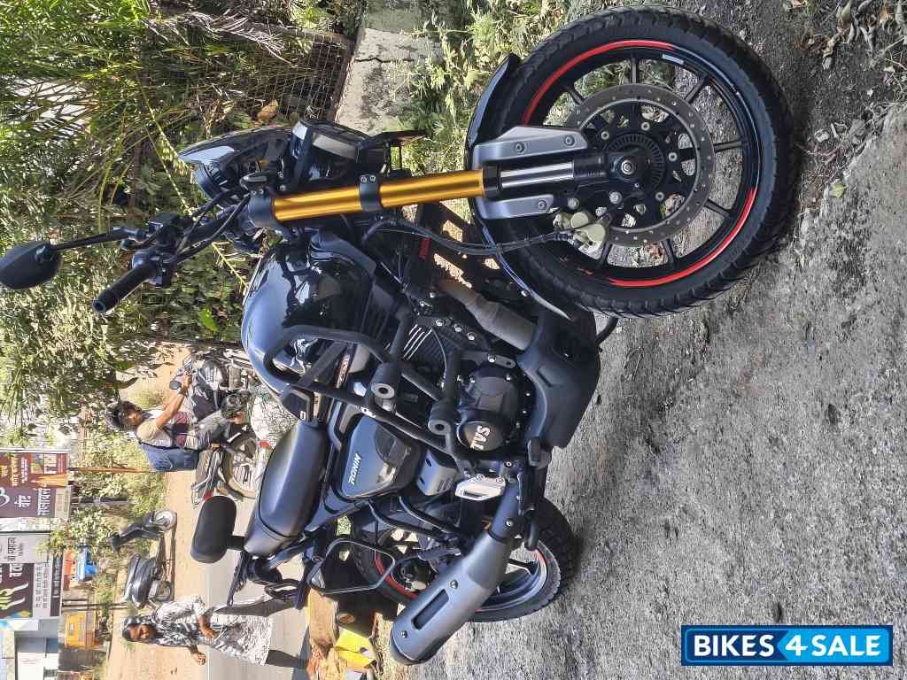 Lightening Black TVS Ronin SS Lightening Black TVS Ronin SS