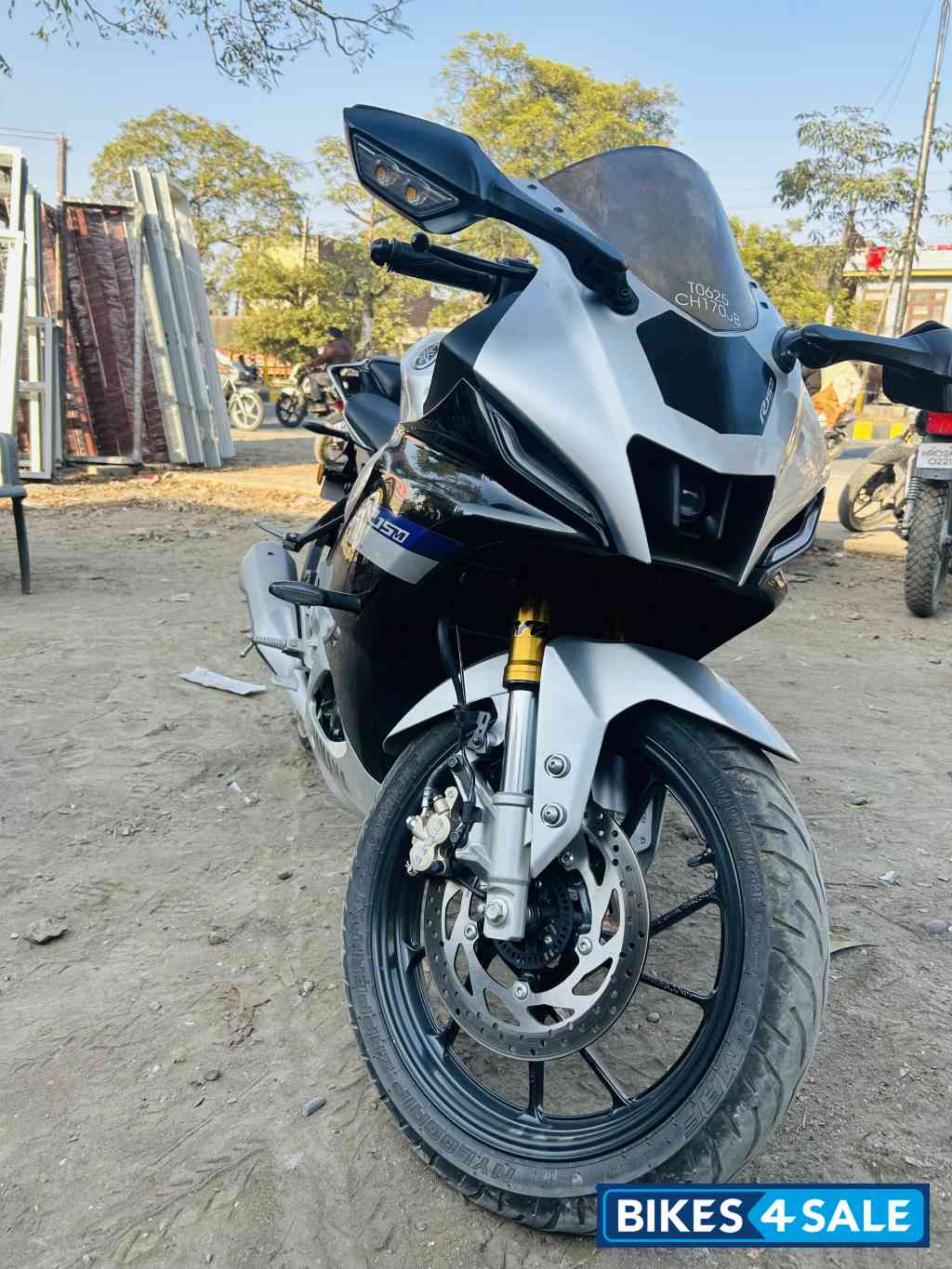 Grey Metallic Yamaha R15M