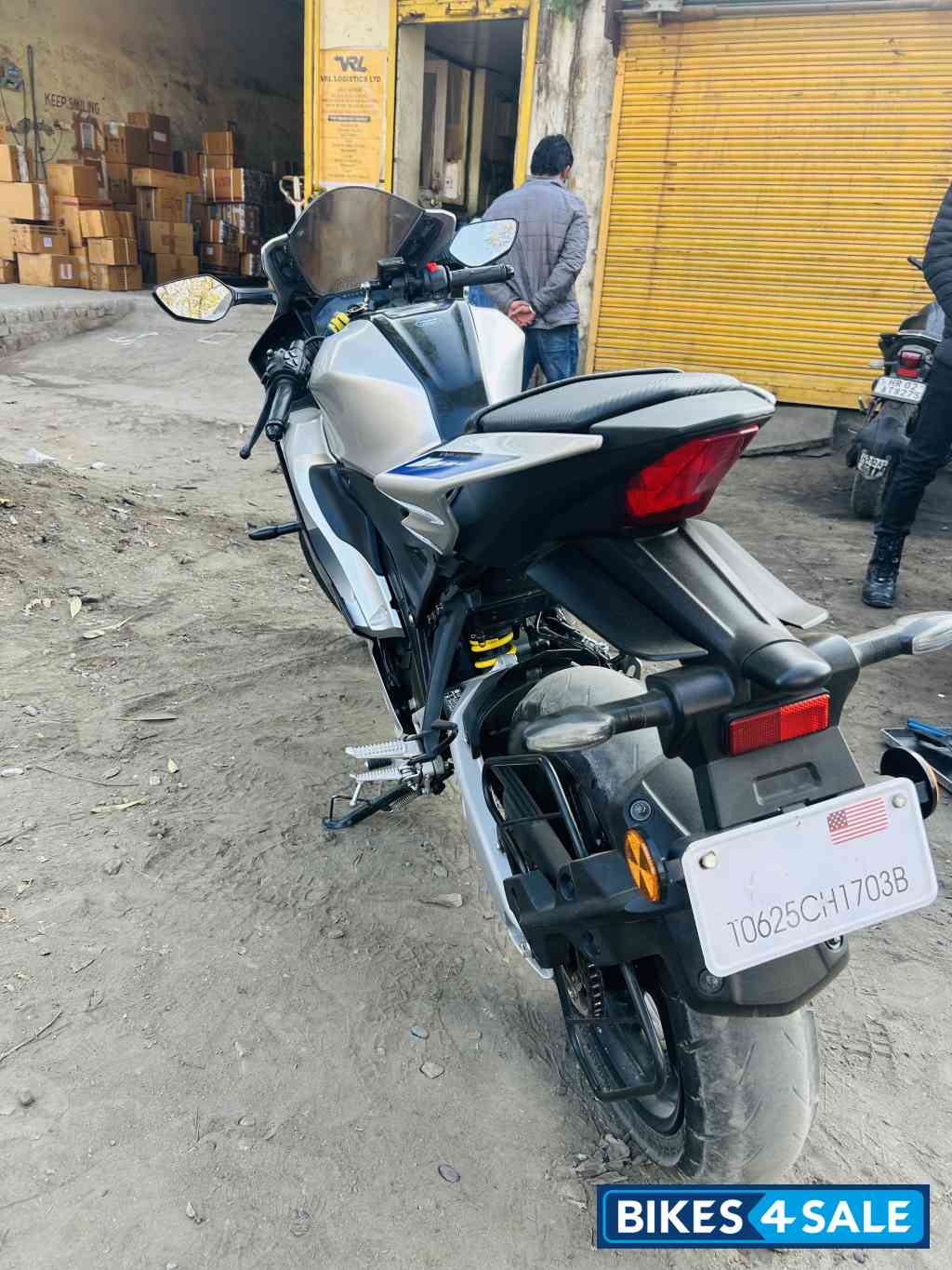 Grey Metallic Yamaha R15M