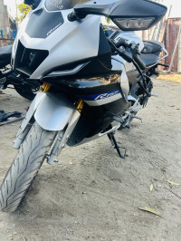 Grey Metallic Yamaha R15M