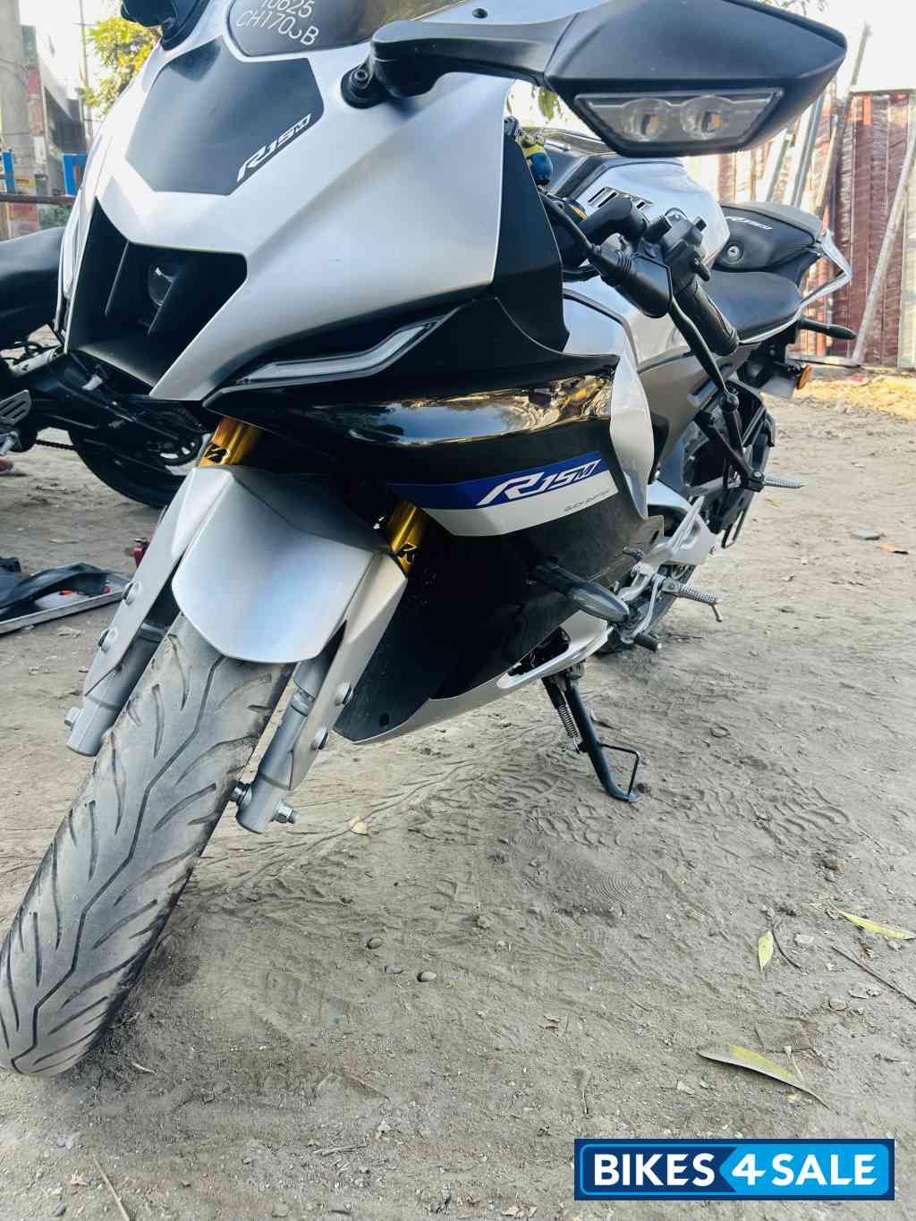 Grey Metallic Yamaha R15M