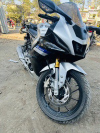 Grey Metallic Yamaha R15M